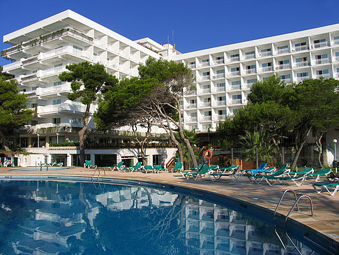 Foto Hotel mit Pool