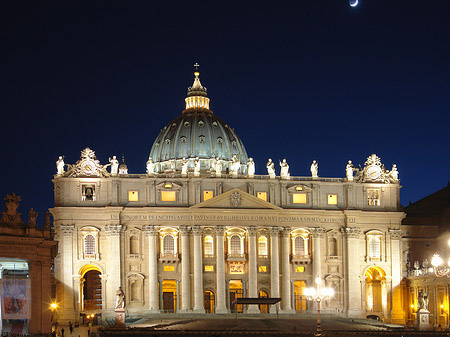 Petersdom bei Nacht Foto 